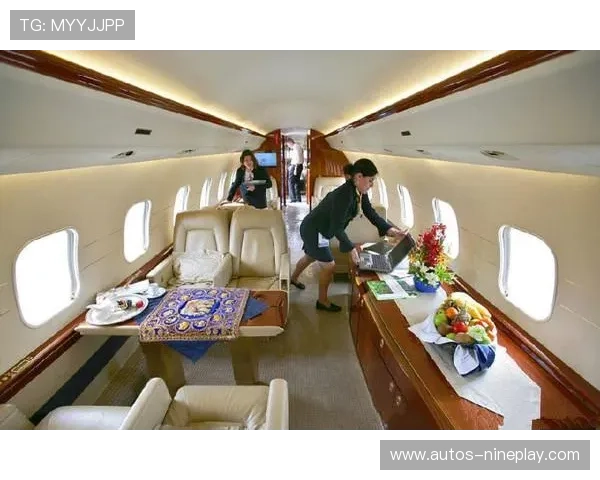 足球明星奢华生活揭秘:从私人飞机到顶级豪宅的豪奢日常 足球明星奢华生活揭秘:从私人飞机到顶级豪宅的豪奢日常