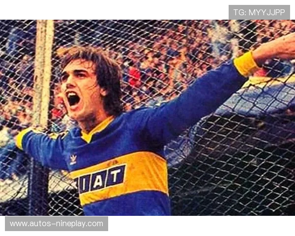 雷东多微信头像展示足球传奇风采,回顾巅峰时刻与球迷情谊 雷东多微信头像展示足球传奇风采,回顾巅峰时刻与球迷情谊